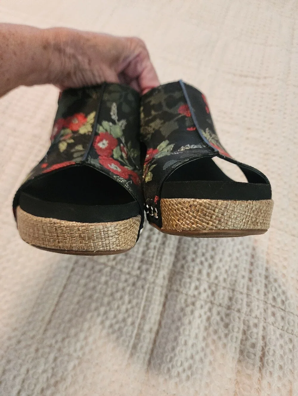 Corkys Carley Black Red Floral Embroidered Platform Wedge Sandals 9 Boho